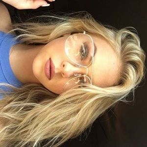 Meet your Posher, Donyell